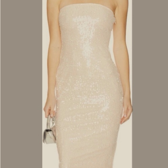 Elegant Sequin Evening Dress - Picture 3 of 8